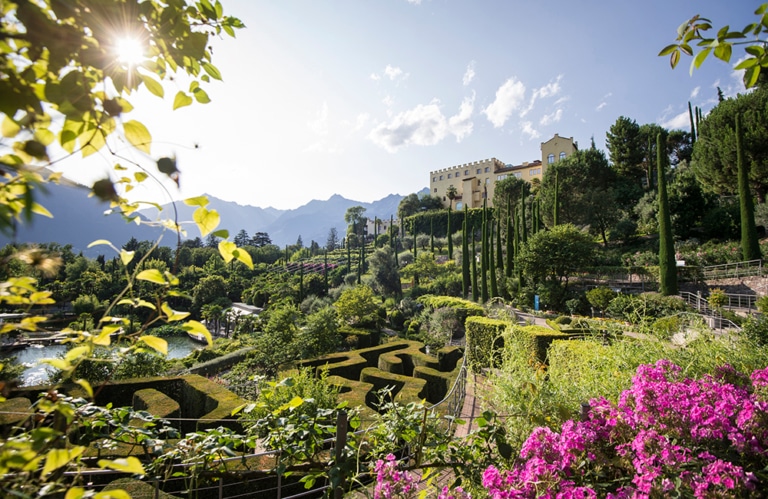 Fernblick auf Schloss Trauttmansdorff ©Alex Filz