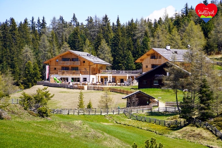 Almhütten auf Rodeneckeralm